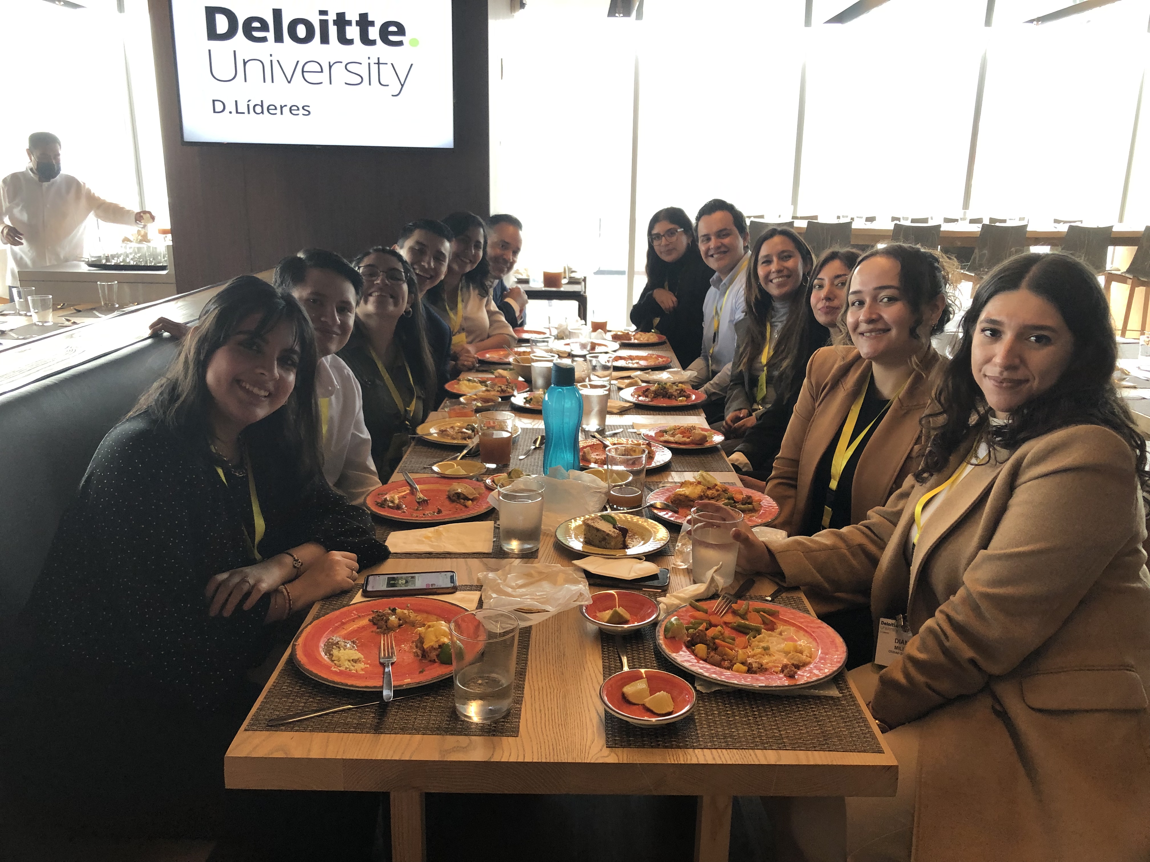 Invertir en nuestros profesionales en la Universidad Deloitte