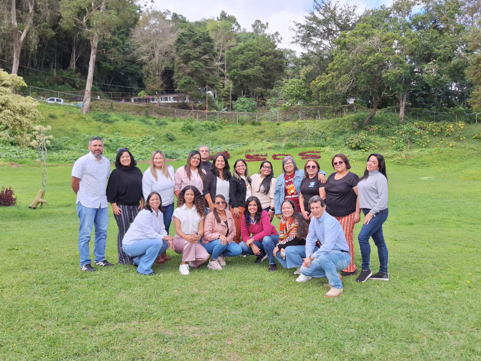 Fortalecemos las competencias y promovemos el bienestar de líderes y lideresas.