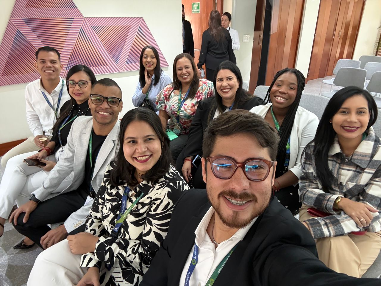 Equipo de Gestión Humana presente en actividad de la Asociación Bancaria de Venezuela, de la mano con GPTW.