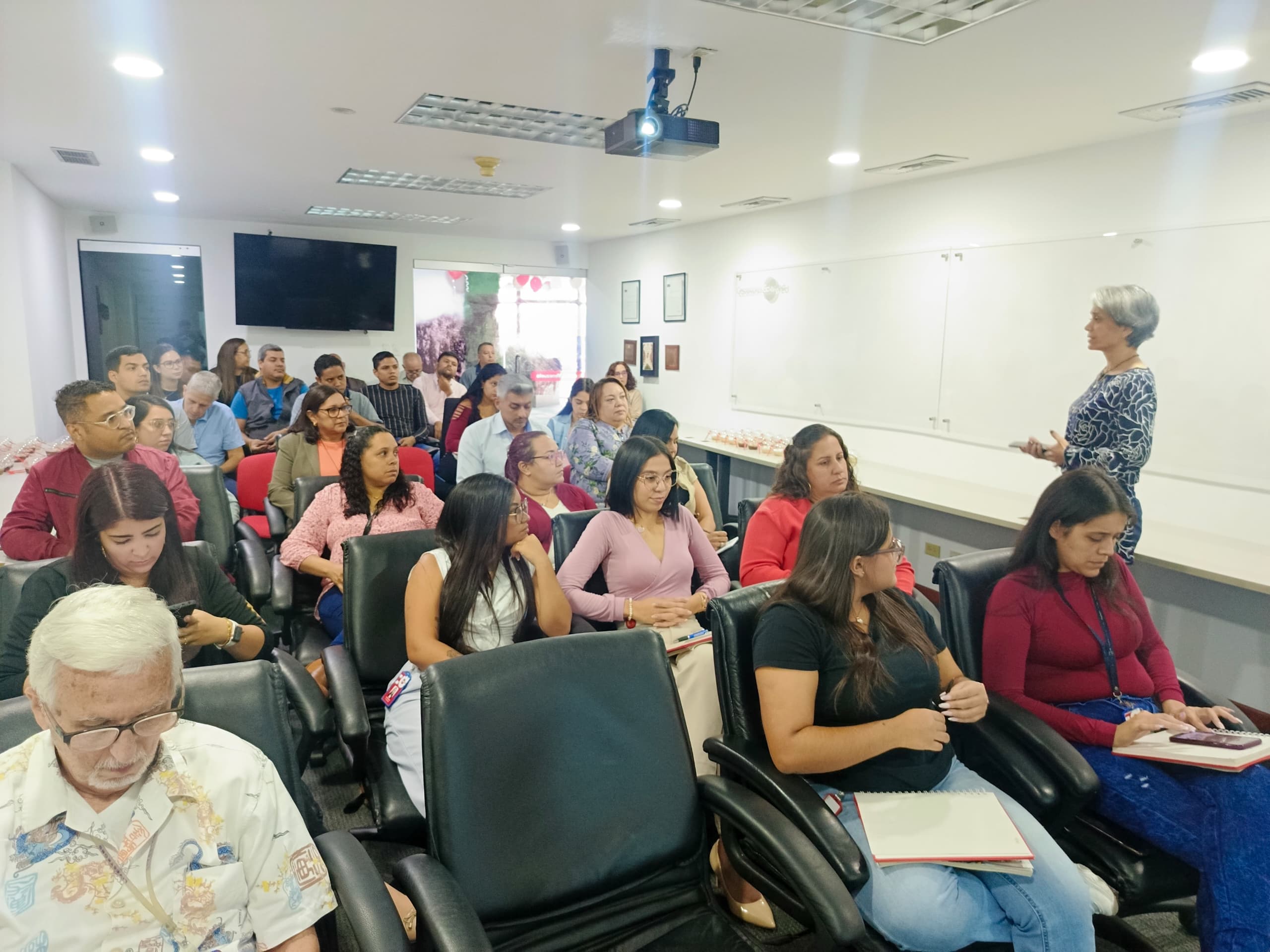 La formación de nuestro equipo es un pilar fundamental de nuestra cultura de innovación y evolución.