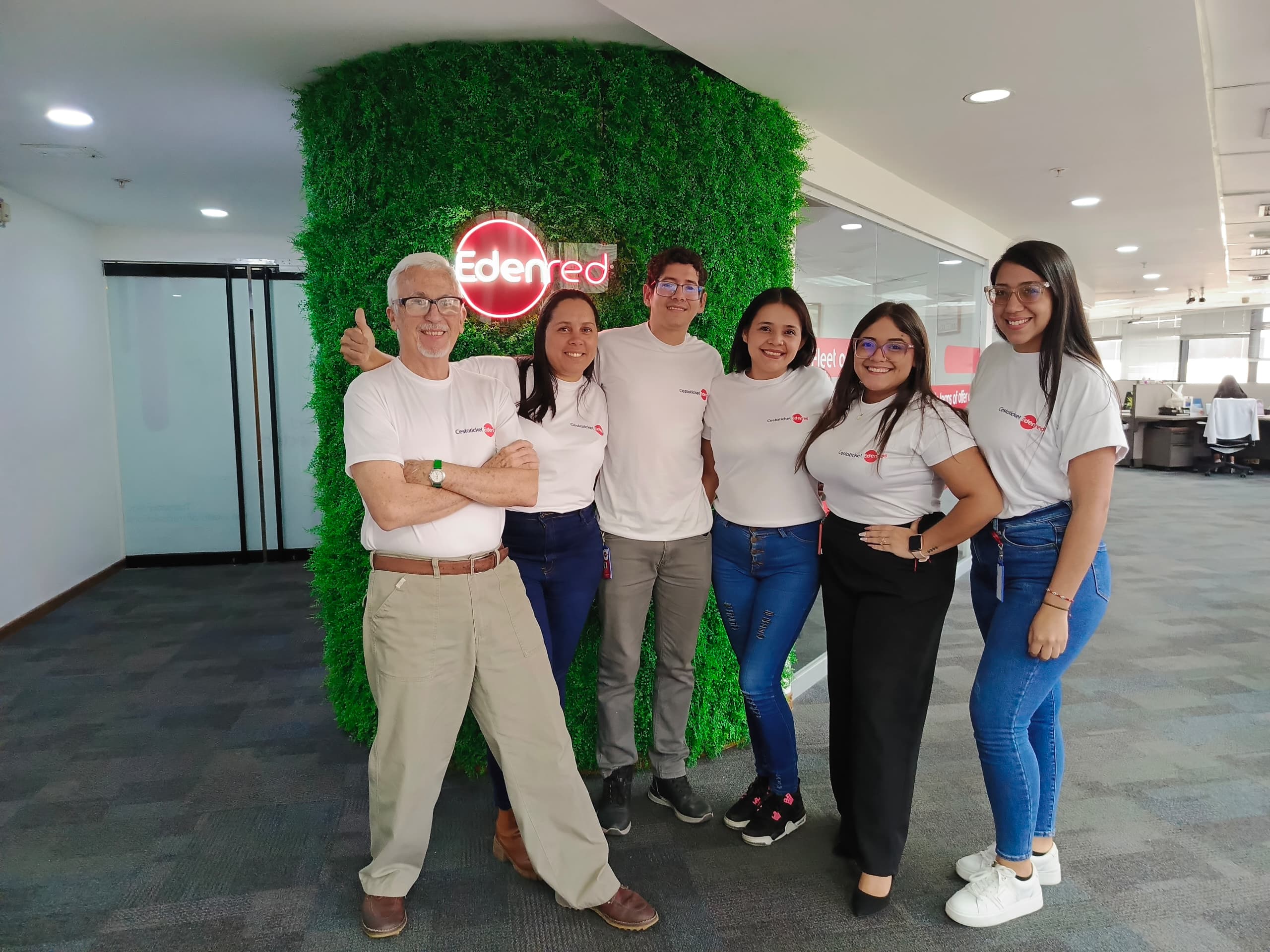Nuestra cultura no solo es inclusiva sino que fomenta la trasversalidad del aprendizaje entre generaciones.