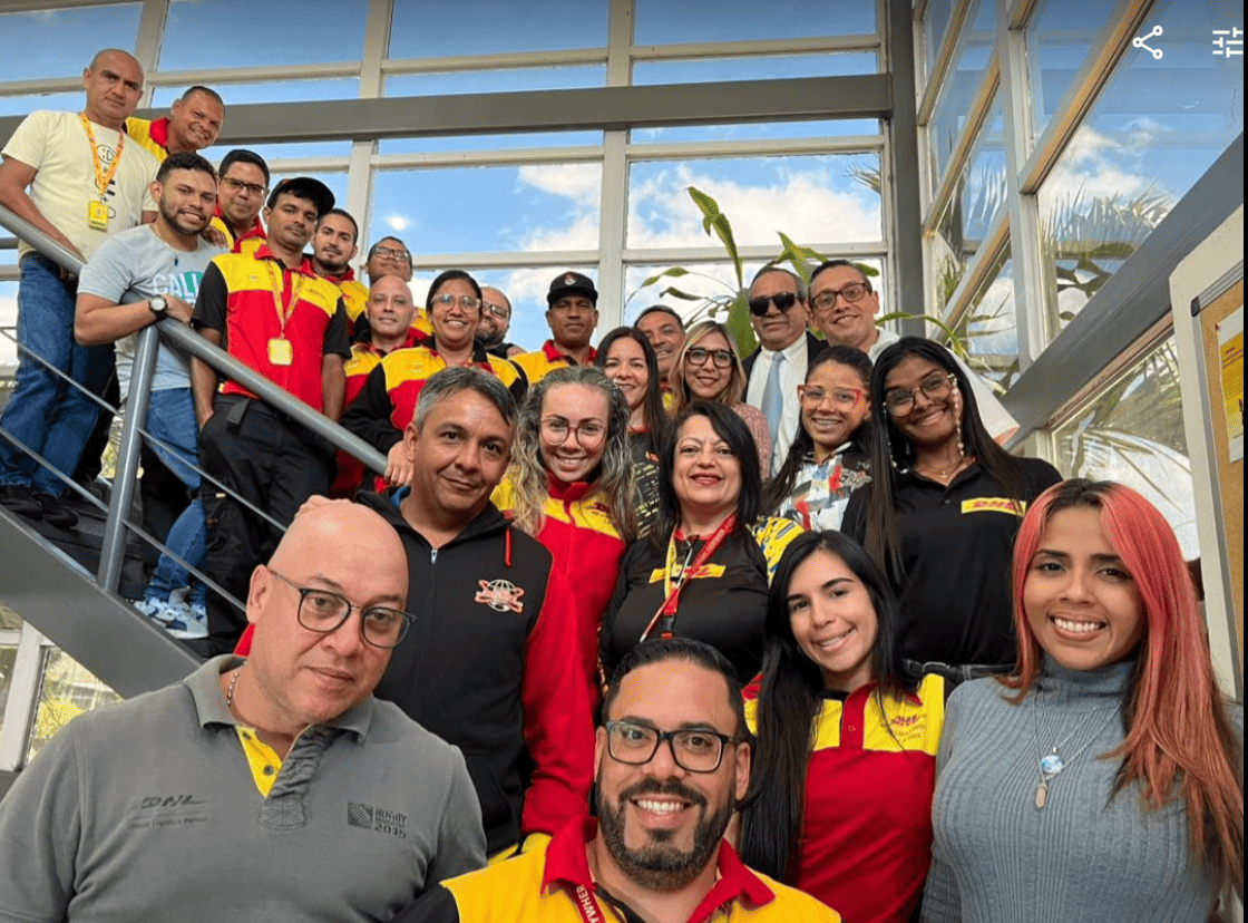 Reunión mensual con nuestro equipo de aduanas. 