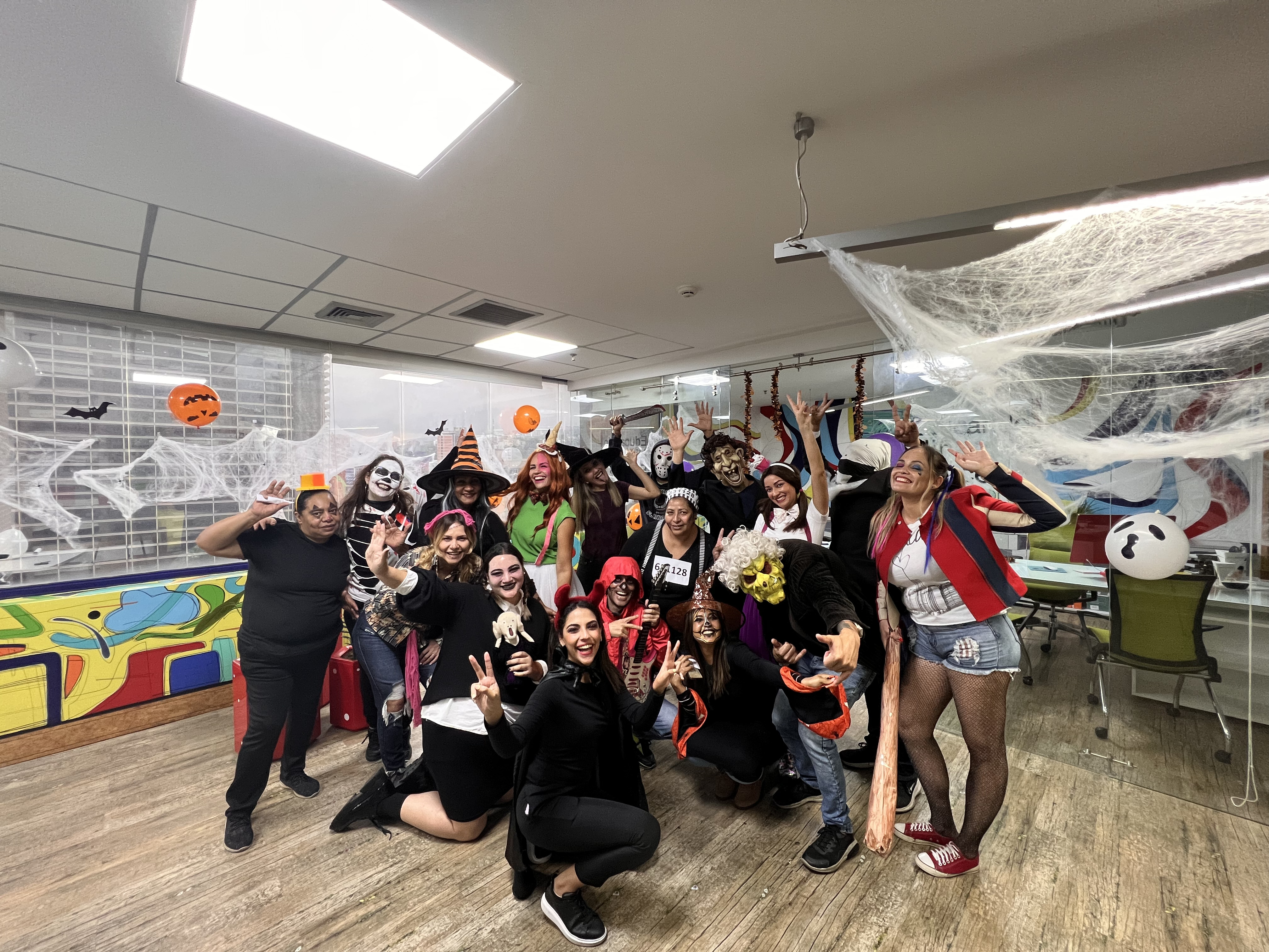 El equipo Fundafelices celebrando Halloween