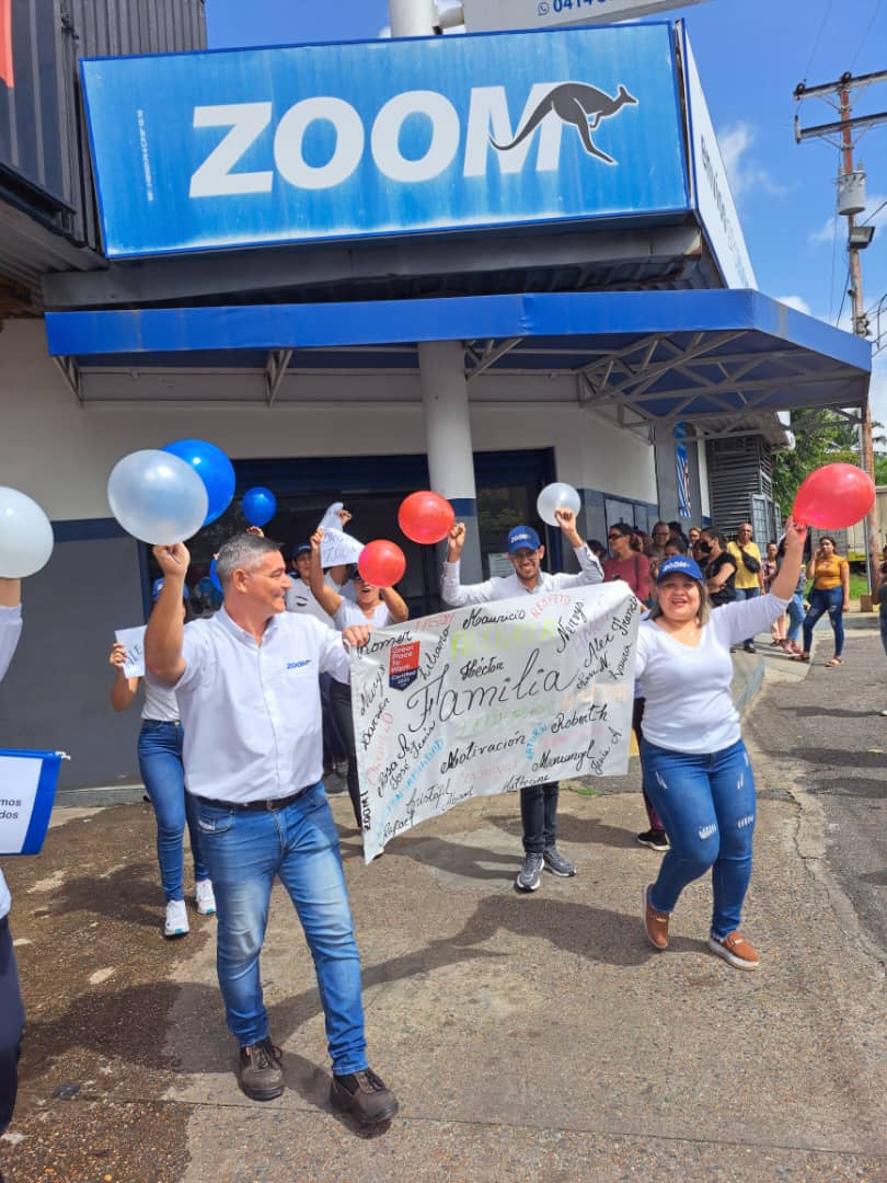 Gente ZOOM en celebración del aniversario 47.