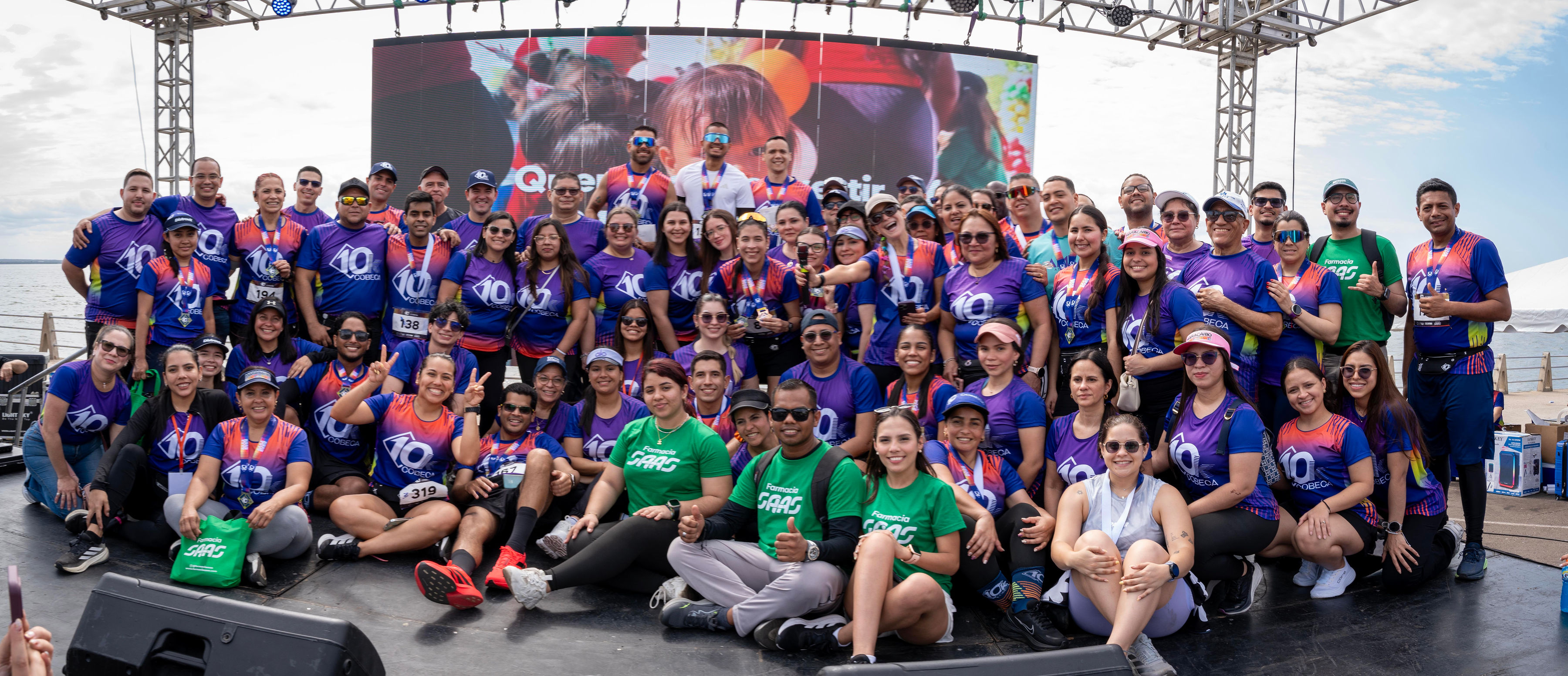 Voluntario Corporativo presente como staff en la Carrera COBECA 10K 2026.
