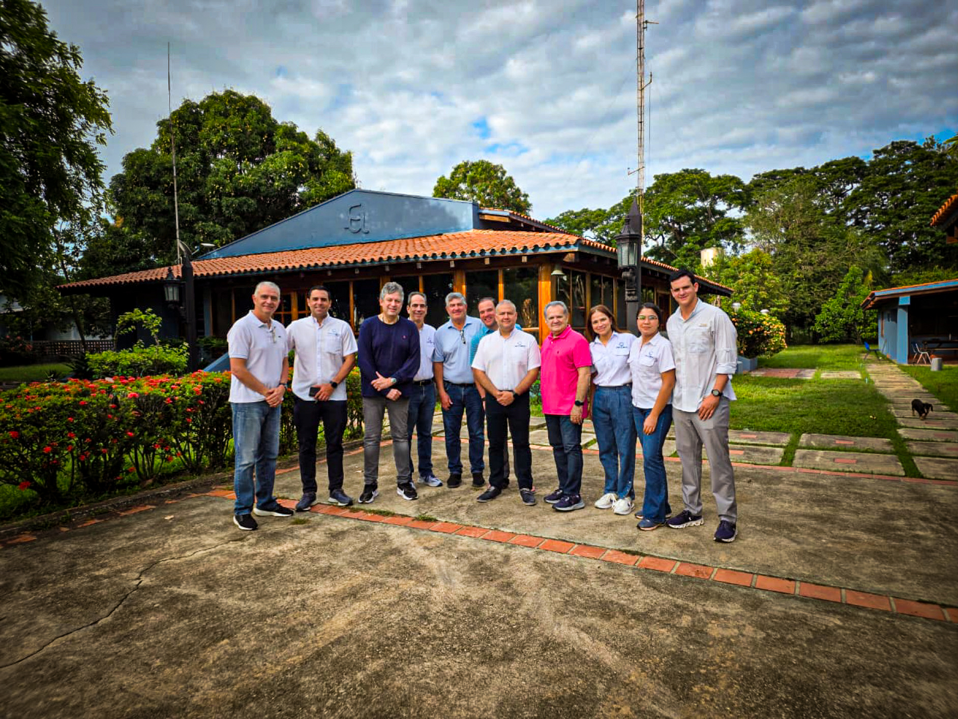 Presidente Ejecutivo junto al Comité Ejecutivo y equipo de Planificación Estratégica en la Hacienda Mompox.