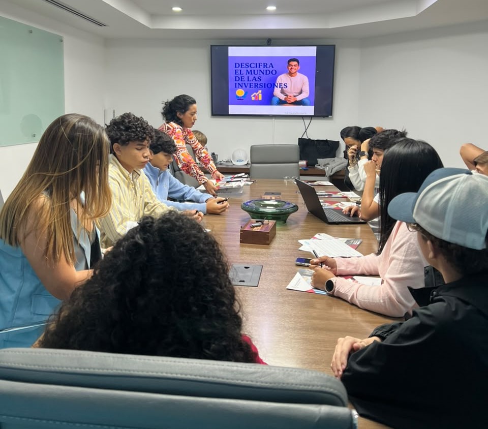 Bootcamp para jovenes inversionistas con los hijos de los trabajadores.