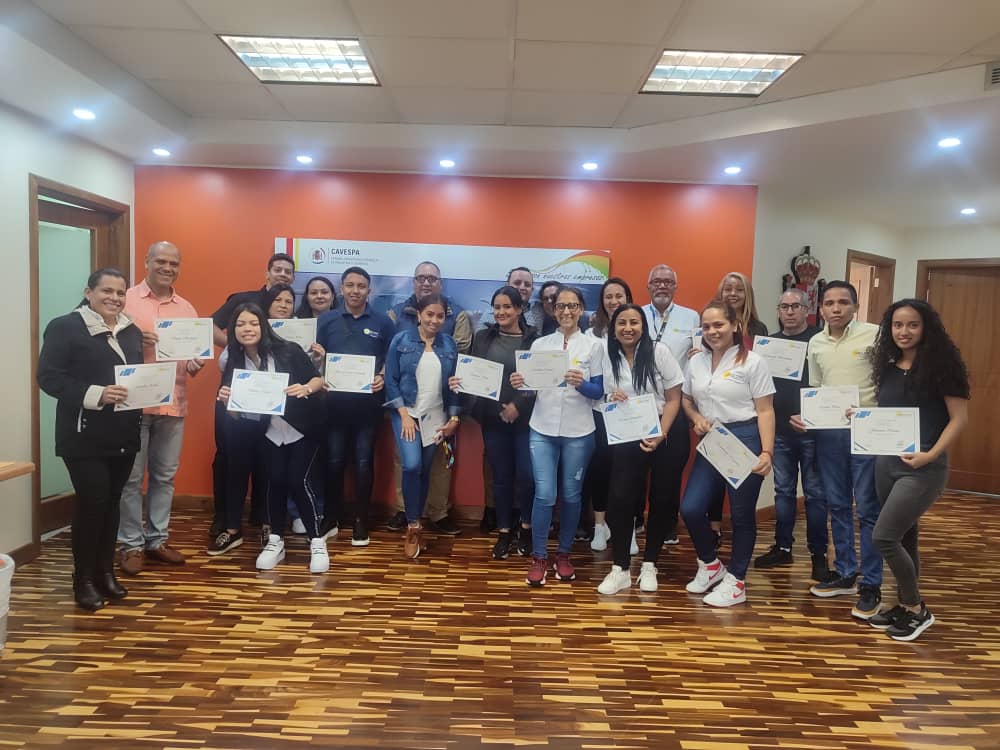 Certificación a empleados que asistieron al Taller de Gestión de Riesgo, practicando el valor del aprendizaje continuo.