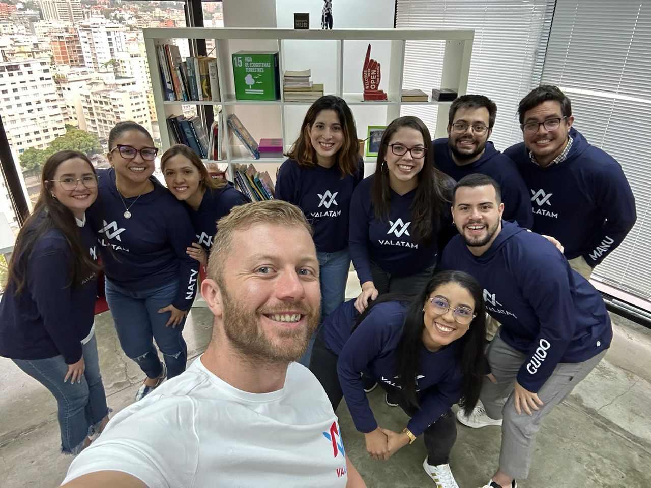 Nuestra Historia: Desde el 2016 conectamos el mejor talento latinoamericano con oportunidades de trabajo remoto.