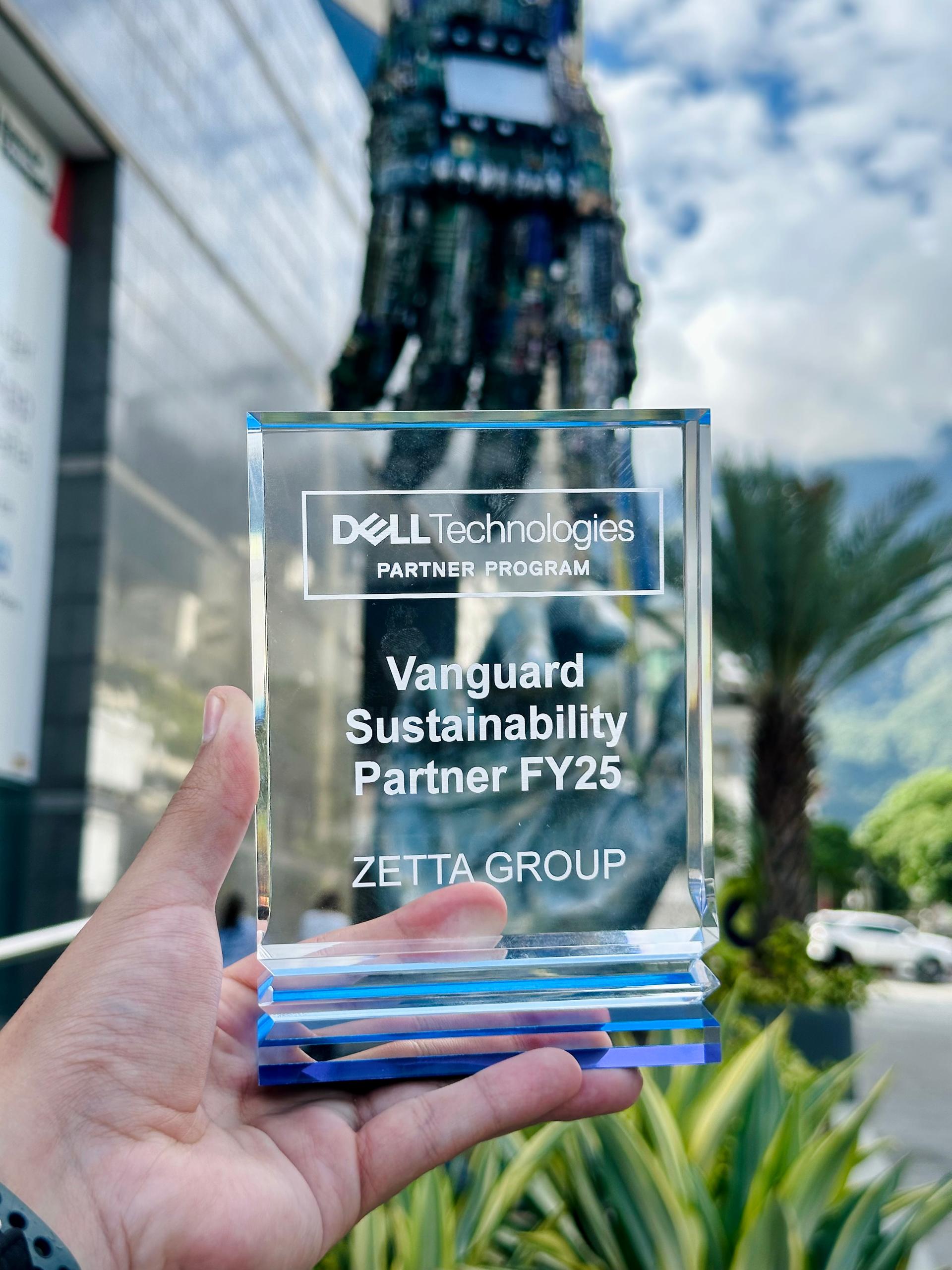 Orgullosos del Premio de Sustentabilidad de Dell: un reconocimiento al compromiso verde y azul de todo Zettista.
