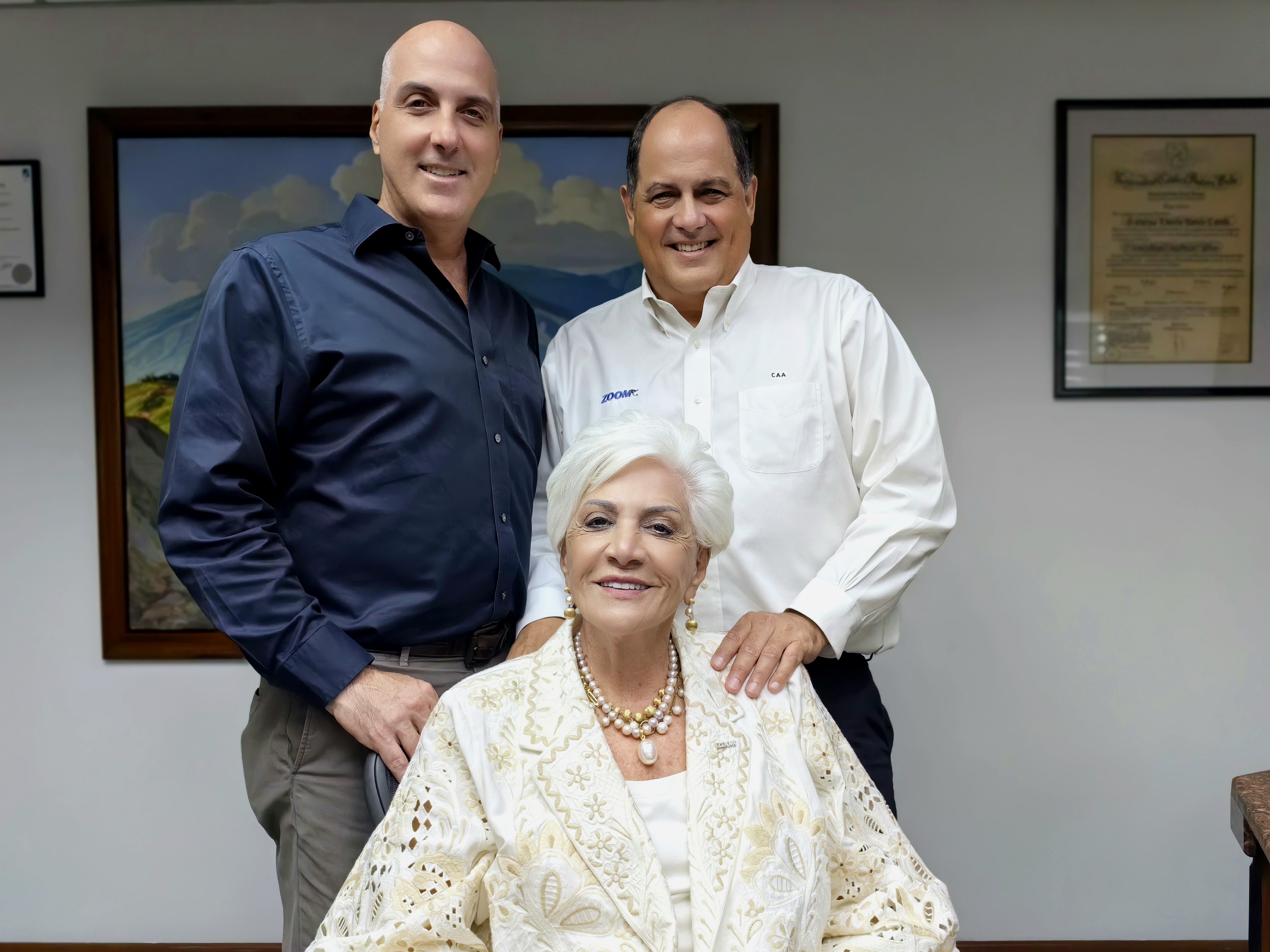 Zonia Atencio Presidente Grupo ZOOM, Carlos Atencio Presidente de ZOOM y Cesar Atencio Presidente de Casa de Cambio ZOOM