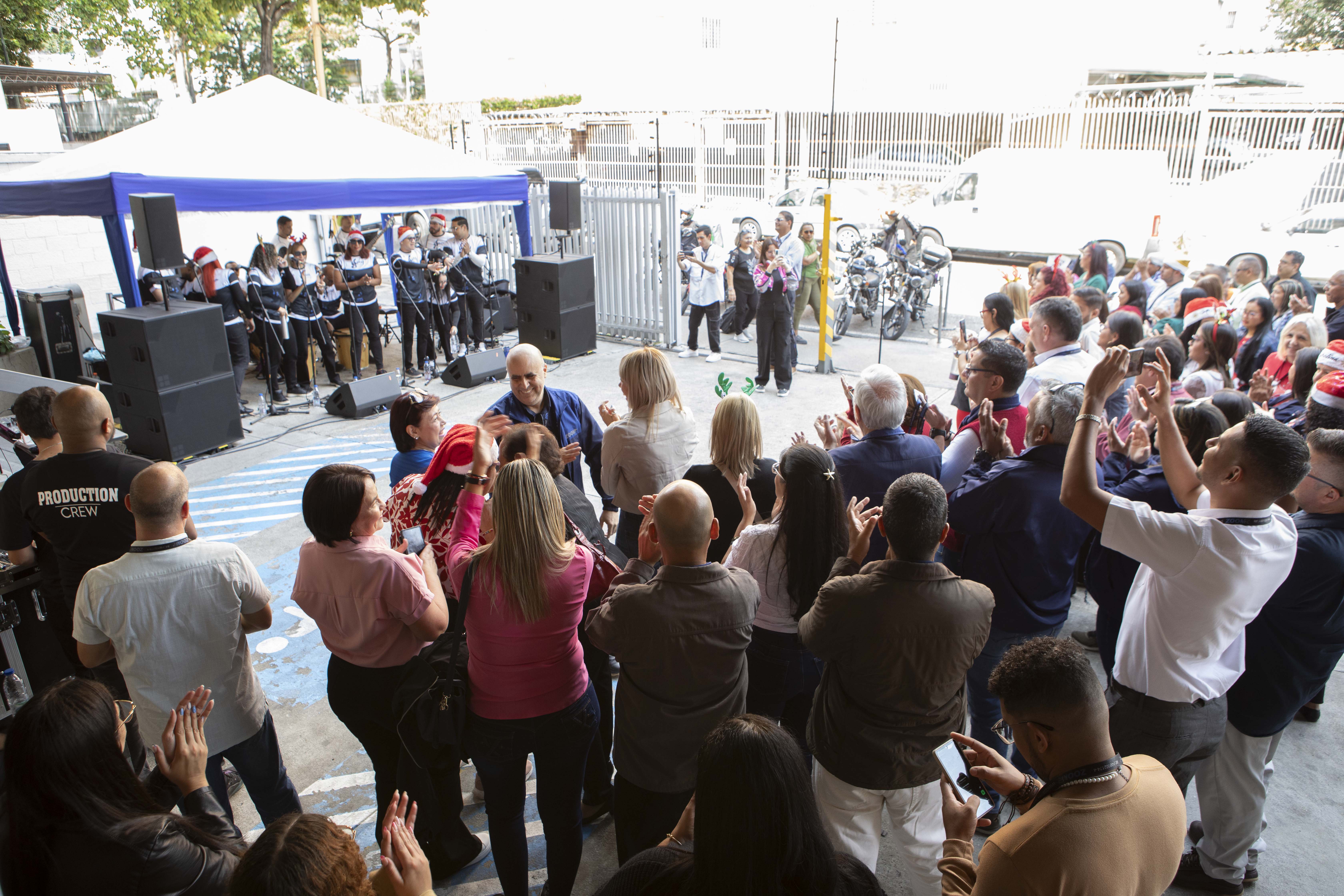 Inicio de la Navidad con nuestro grupo musical, conformado por nuestra Gente ZOOM.