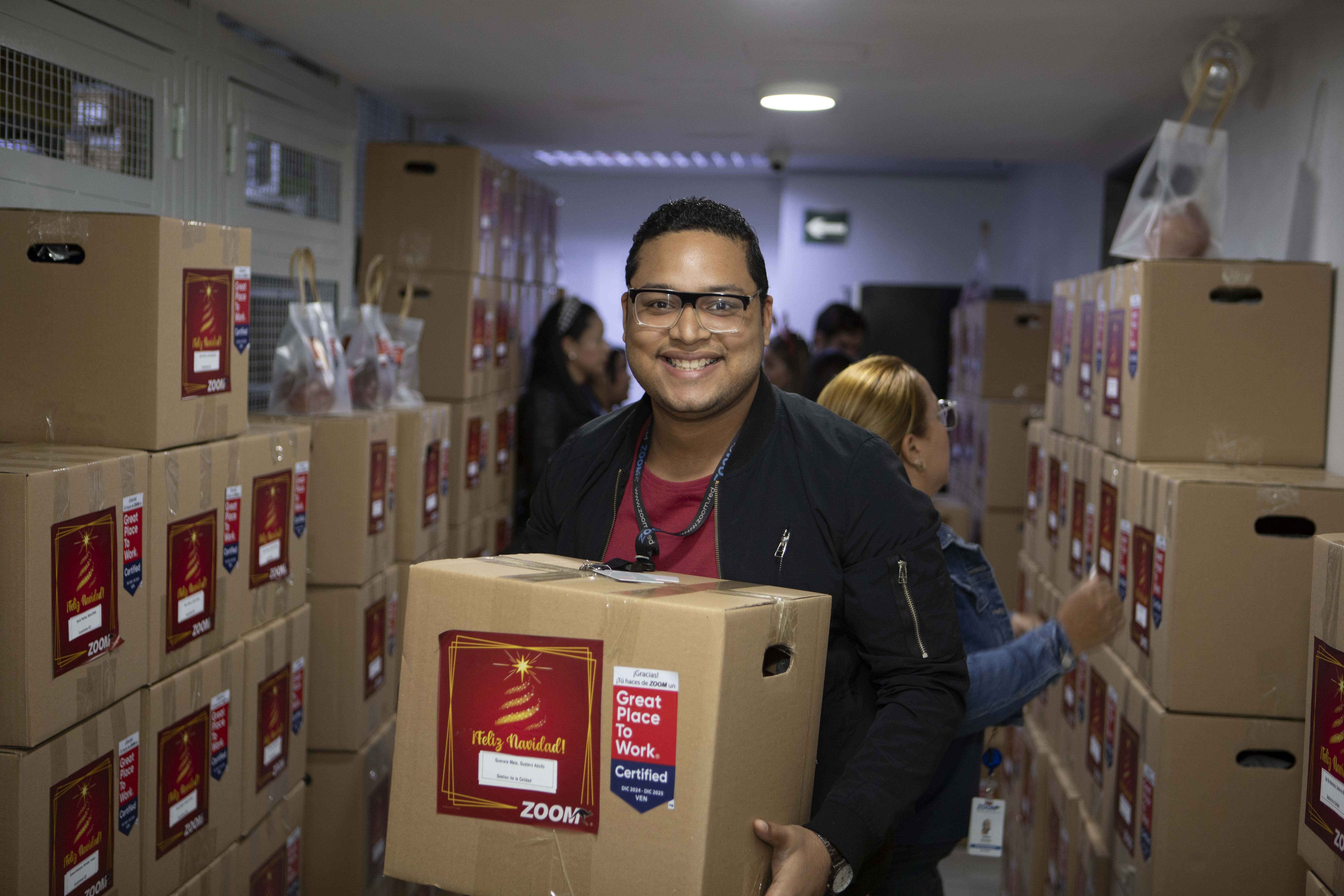 Entrega de nuestras cestas de Navidad a nivel Nacional.