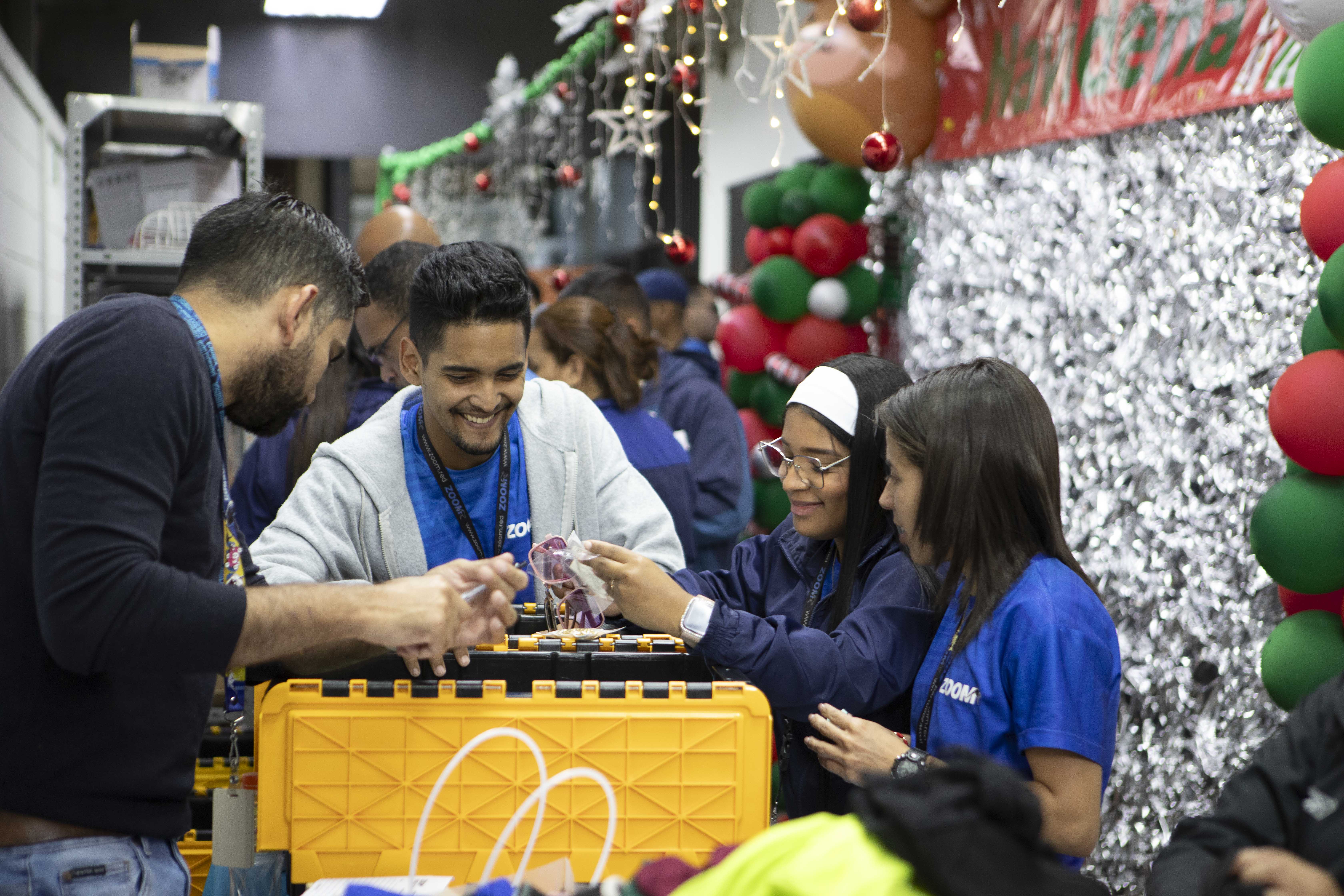 Jornada de nuestro Mercadito ZOOM, donde nuestra gente adquiere sus compras de manera financiada.